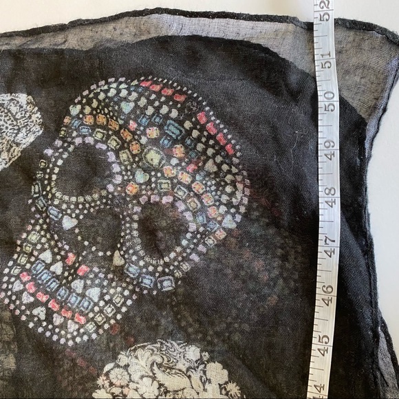 Women’s black and white crystal and floral skull scarf. - Picture 6 of 7
